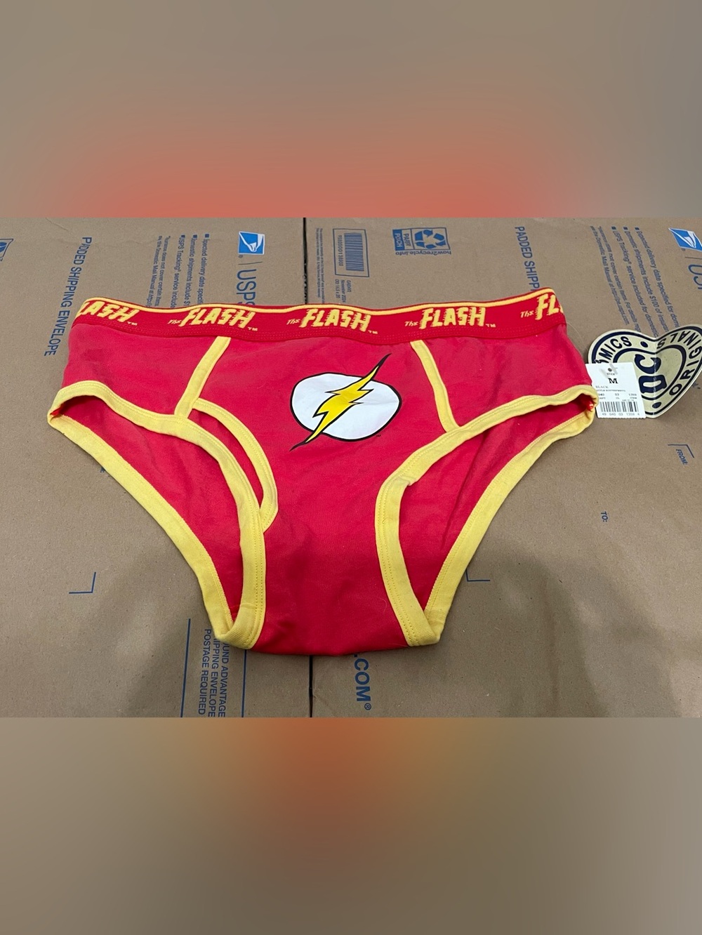 DC Comics The Flash Red & Yellow Men's Briefs size Medium BNWT